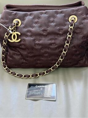 CHANEL Quilted Shoulder Bag in Dark Burgundy with Gold Hardware